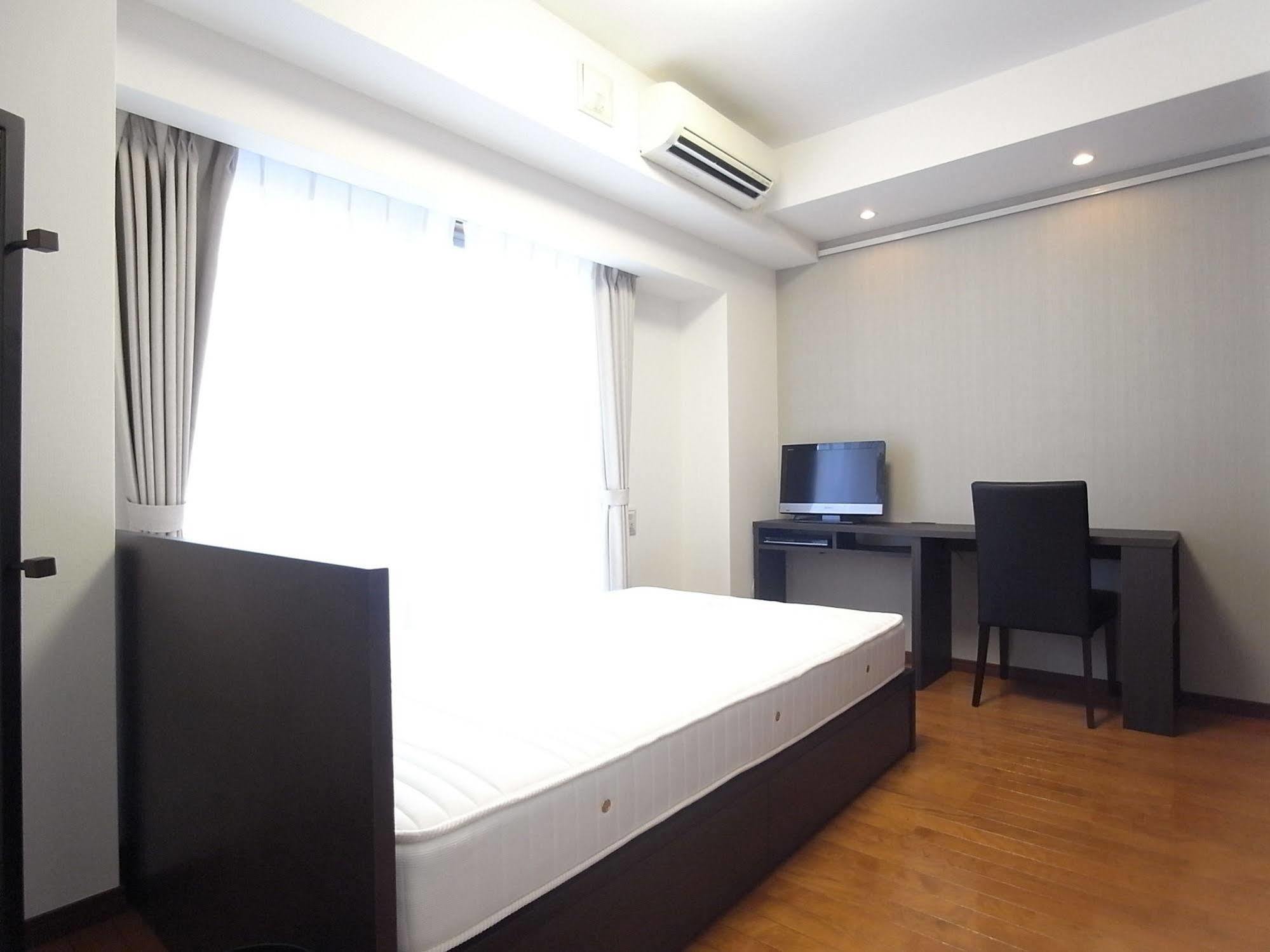 Palace Studio Shinjuku Tochomae Токіо Екстер'єр фото